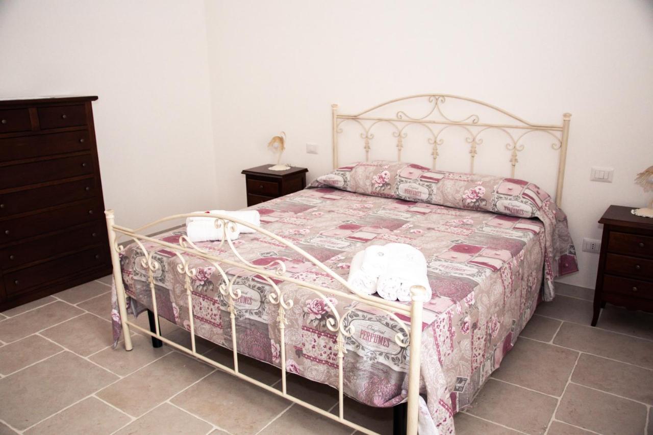 Trulli Donna Isabella 2 Bed & Breakfast Locorotondo Exterior photo