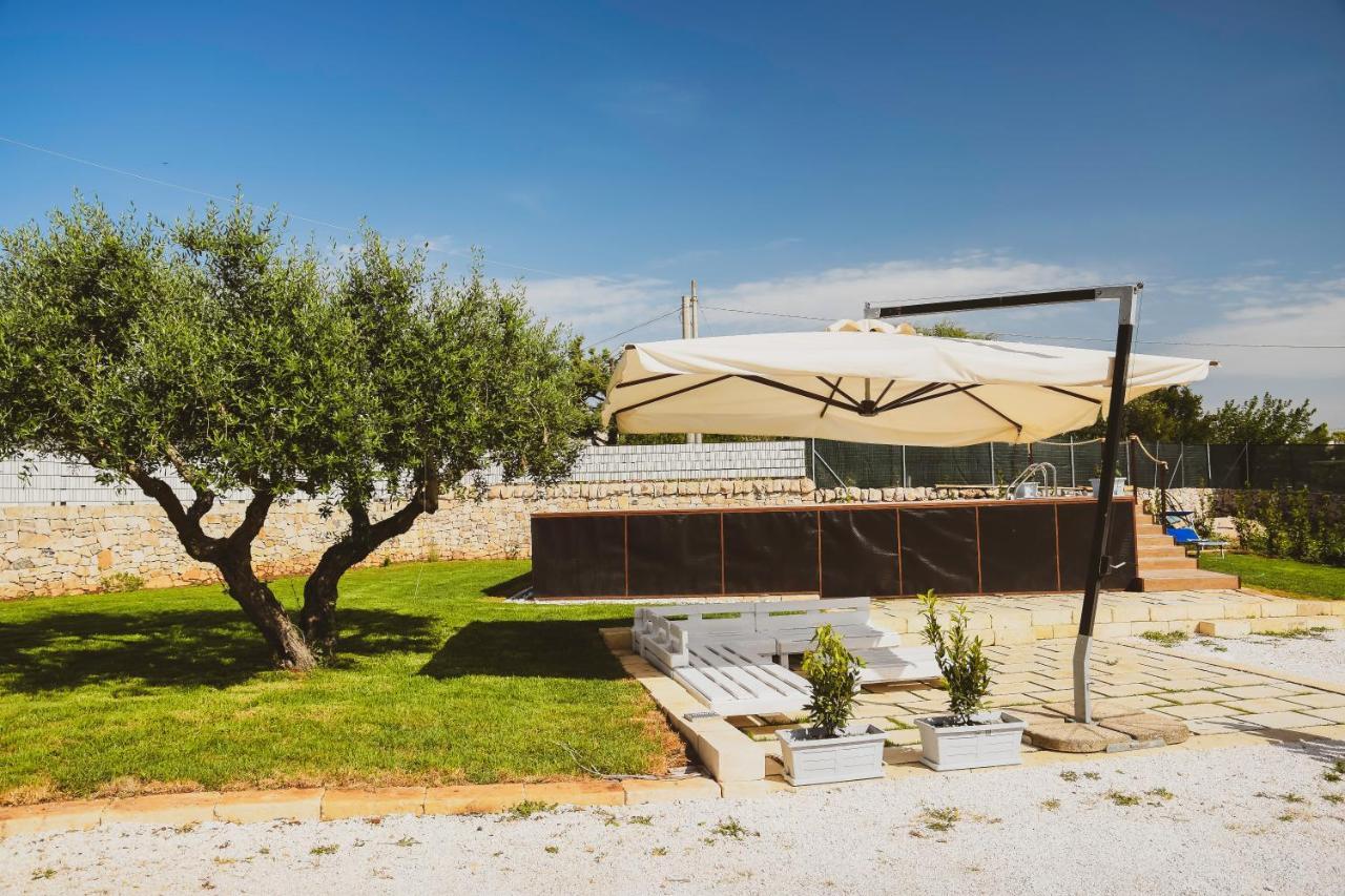 Trulli Donna Isabella 2 Bed & Breakfast Locorotondo Exterior photo
